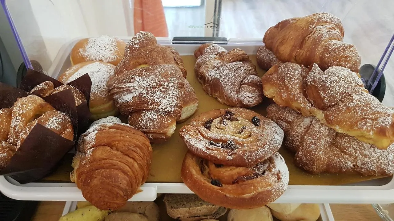 Oda ve Kahvaltı B&B Villa Giulia Desenzano del Garda