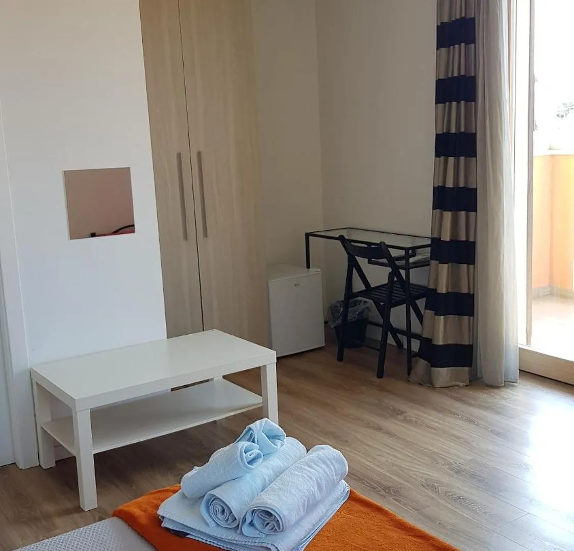 B&B Villa Giulia Desenzano del Garda 0*,  İtalya